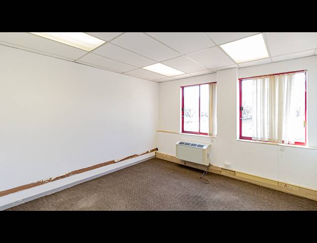 154M² OFFICE TO LET IN FERNDALE